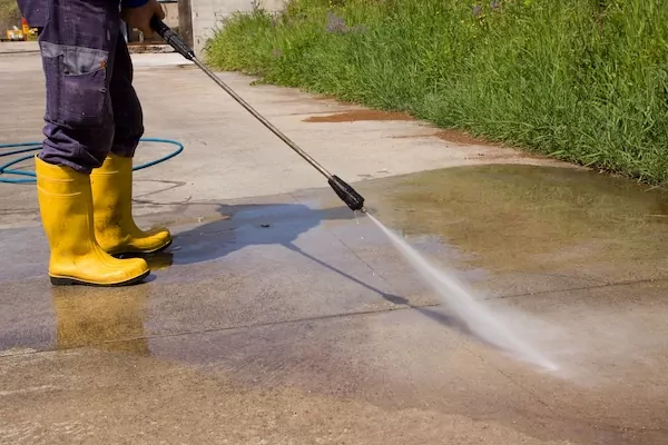 Pressure-Washing-a -Driveway at Cleveland QLD